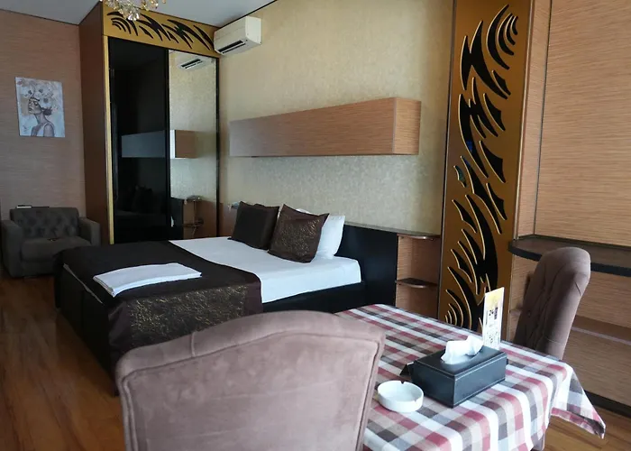 Bayil Breeze Hotel&Restaurant